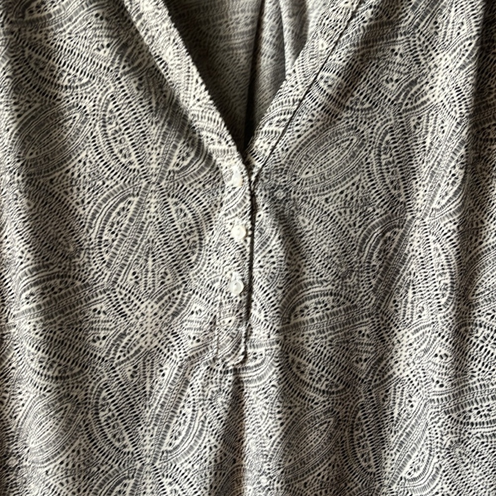 H&M blouse - Picture 2 of 7